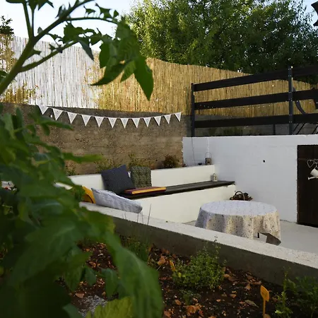 Luna House * Sutivan