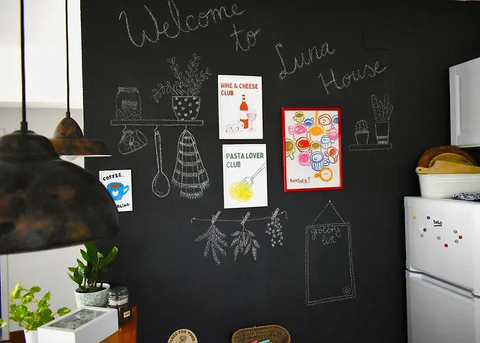 Luna House * Sutivan