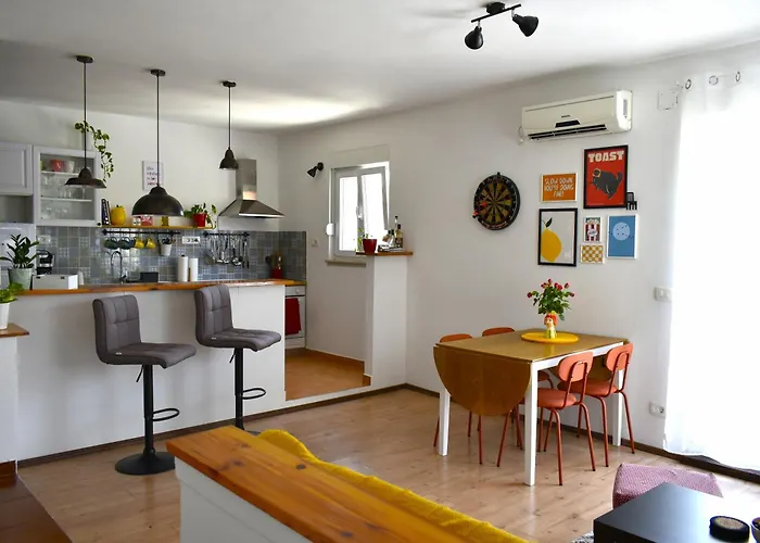 Luna House