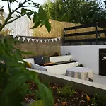 Luna House * Sutivan